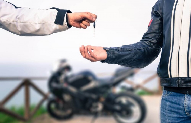 ކިންގްސްޓަންއިން ގަންނަ ސައިކަލާއެކު "އައްޑަނަ"އެއް!