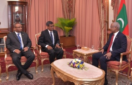 President Ibrahim Mohamed Solih speaking to the newly appointed Chief Justice Ahmed Muthasim Adnan and Supreme Court Judge Husnu al Suood. PHOTO: PRESIDENT'S OFFICE