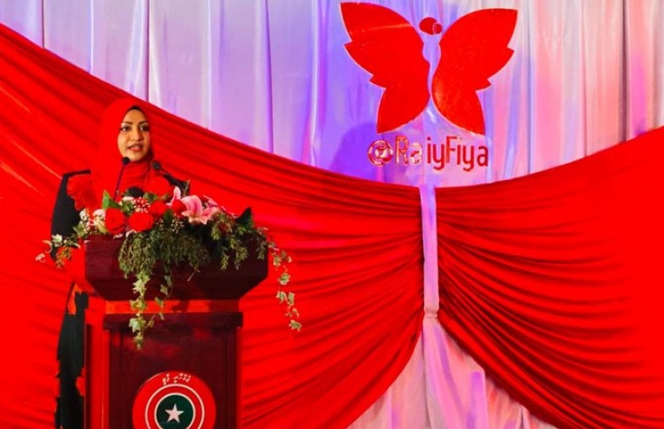 އަންހެނުން "ރަތް ފިޔަ"އާ ގުޅެން ނަހުލާ އެދިއްޖެ