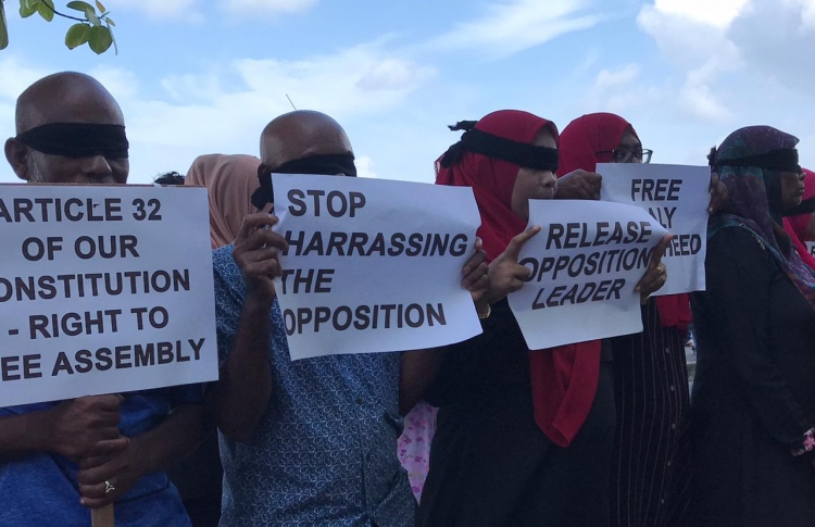 އިދިކޮޅުން ރައީސަށް: ޔާމީން ގެއަށް ބަދަލުކޮށްދީ