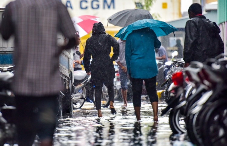 ބޯކޮށް ވާރޭވެހި މާލެ ފެނުއަޑީގައި