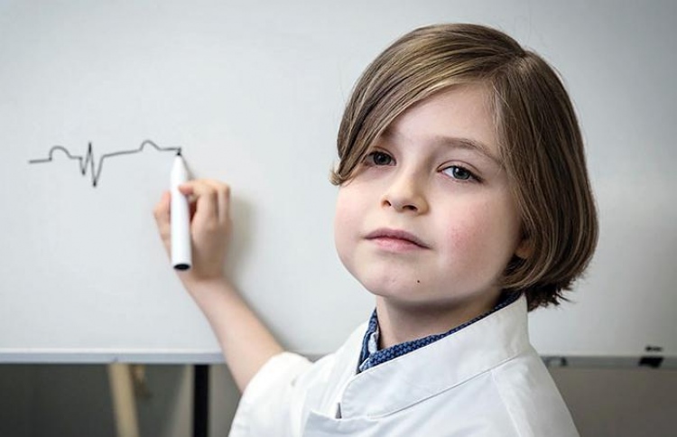 9 އަހަރުގެ ކުއްޖާގެ ގްރެޖުއޭޝަން ލަސްވާތީ ގެޔަށް