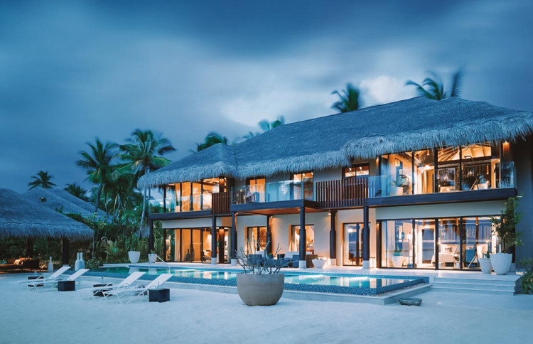 Luxury Travel Intelligence Crowns 3 Maldives Resorts Decade S