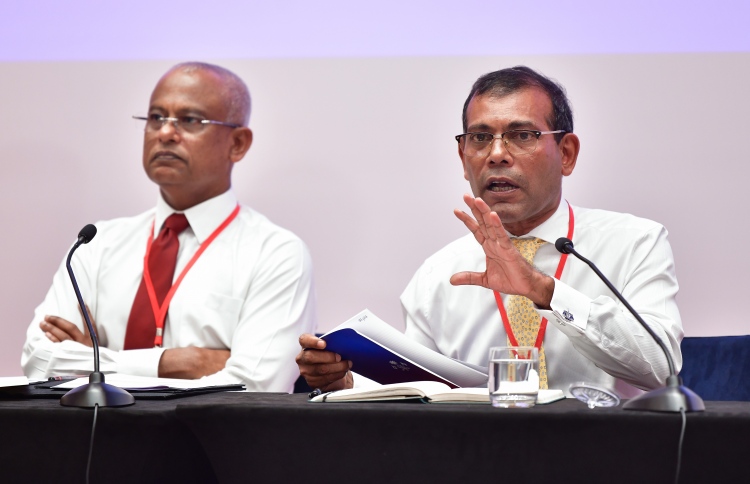 ނަޝީދު އެންމެފަހުން ސަރުކާރާ ދެކޮޅަށް ނުކުމެވަޑައިގެންފި