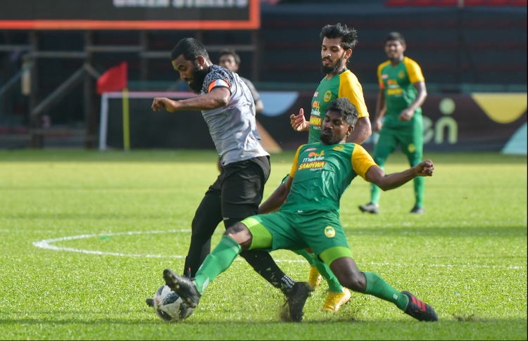 މާޒިޔާ އަށް އެއް ވަަނައިގައި ބޮޑު ލީޑެއް