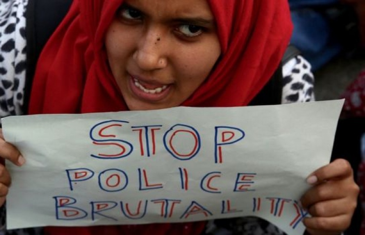 ދިއްލީ ފުލުހުން ބަޑި ޖެހި ކަމަށް ތުހުމަތުކޮށްފި