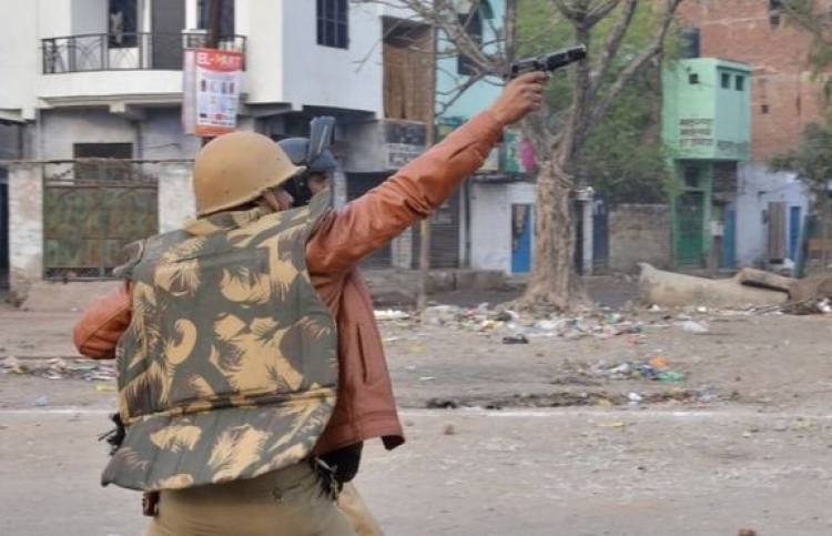 އިންޑިއާގެ މުޒާހަރާތަކުގައި ލޭ އޮހޮރުވުން ބޮޑުވަނީ