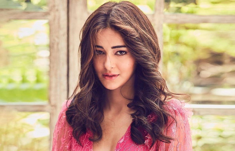 ދީޕިކާއާ އެކު މަސައްކަތްކުރަން ލިބުމުން އަނަންޔާ އުފަލުން