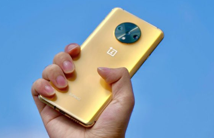 "ކޮންސެޕްޓް ވަން" އަކީ ވަންޕްލަސްގެ ފަތްޖެހި ފޯނު؟