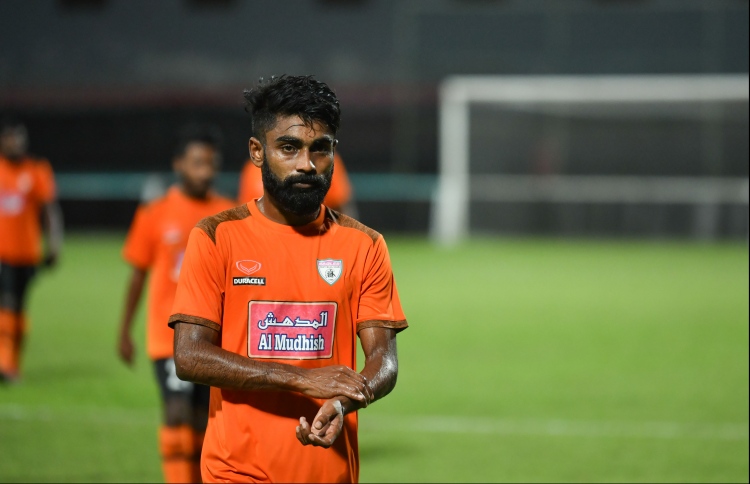 ރިޒޭގެ ހެޓްރިކާ އެކު އީގަލްސް އިން ނިލަންދޫ ބަލިކޮށްފި