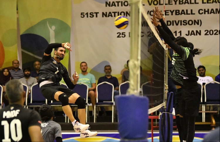 ގުޑީސް ބަލިކޮށް ސިފައިން ޗެމްޕިއަންކަމާ ގާތަށް