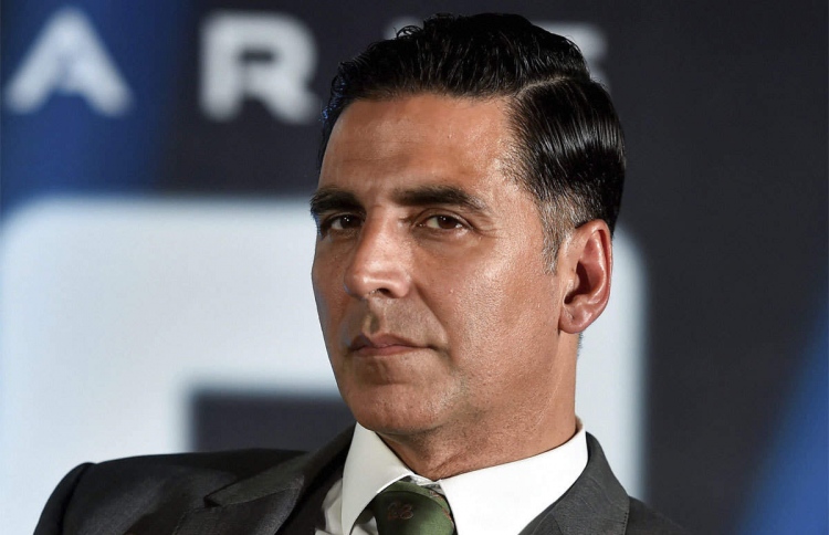 އަކްޝޭ އަށް އަނެއްކާ ވެސް އާ ޑައިރެކްޓަރެއްގެ ފިލްމެއް