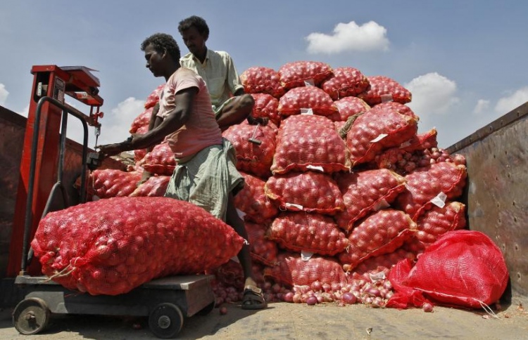 އިންޑިއާގައި ފިޔާ އުފުލާ ޓްރަކްތަކަށް ބިރުވެރިކަން