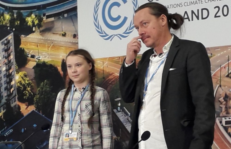 ތިމާވެށީގެ އެކްޓިވިސްޓާ މެދު ބައްޕަ ކަންބޮޑުވޭ