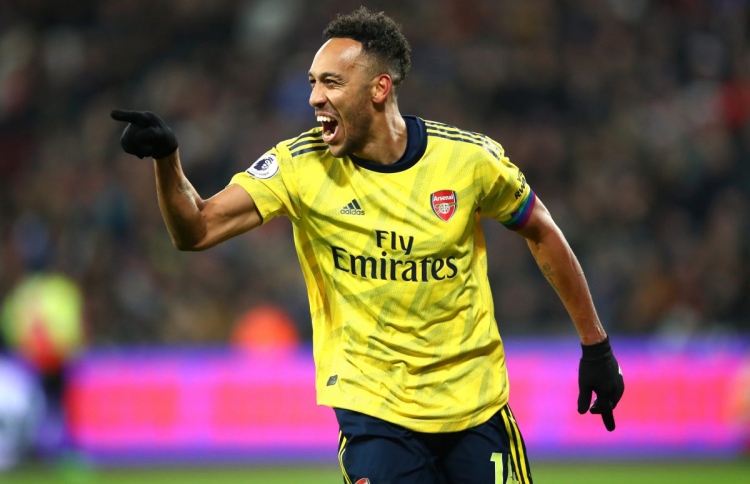 އިންޓަ އާއި ބާސެލޯނާ އިން އޮބާމަޔަން އަށް ފާރަލަނީ