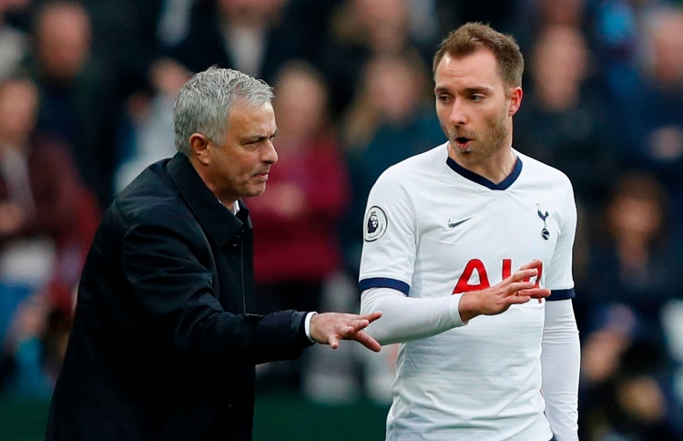 މޮރީނިއޯގެ ހިތްހަމަނުޖެހުން އިންޓަ އަށް