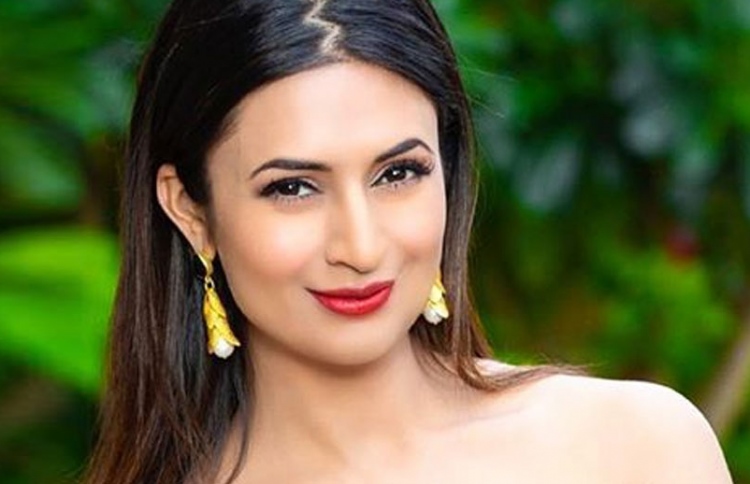 ދިވްޔަންކާ މިހާރު ބޭނުމީ ޕްރޮޑިއުސަރަކަށް ވާން