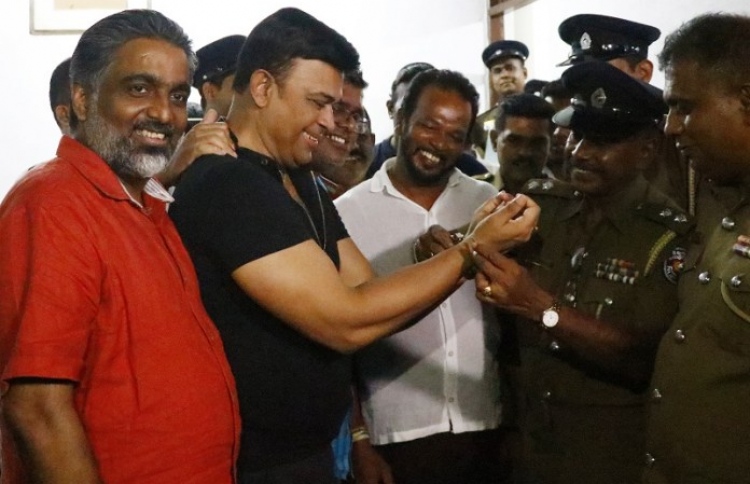 ހަތިޔާރު ގެންގުޅުނު ލަންކާގެ އިދިކޮޅު ލީޑަރަކު ހައްޔަރު