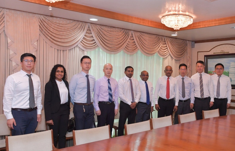 ސްޓޭޑިއަމް އަޅާ ކުންފުނީގެ ވެރިން ރައީސް އަރިހަށް