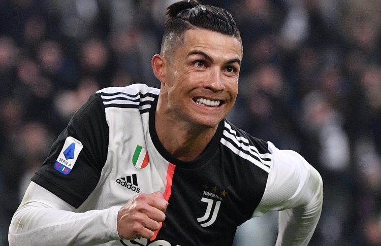 ރޮނާލްޑޯ އަށް ހެޓްރިކެއް، އިންޓަ ލީގުގެ ކުރީގައި