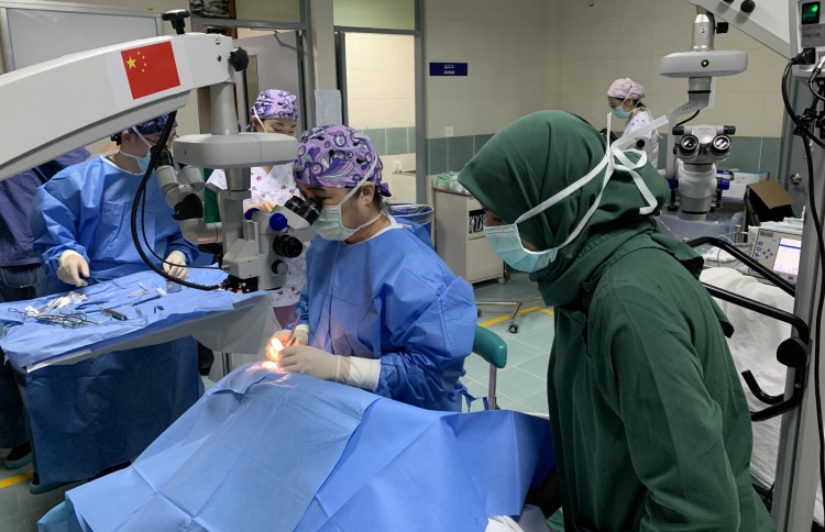 ޗައިނާގެ ލޮލުގެ ސެންޓަރުން ފުރަތަމަ ދުވަހު 30 ސާޖަރީ