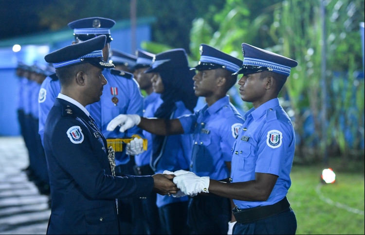 ޝަރީއަތް ލައިވް ކޮށްދޭން އޮފިސަރުން އެދިއްޖެ
