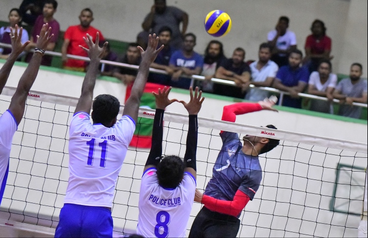 ޕޮލިސް ބަލިކޮށް ފައިނަލުގެ ފުރަތަމަ ޖާގަ ސިފައިންނަށް