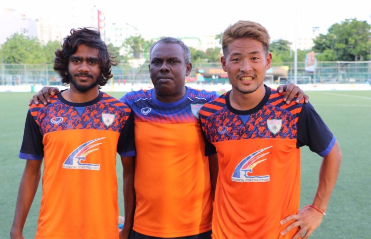 ޗޯޓު އާއި ޓޮޝީކީ އީގަލްސް އަށް ސޮއިކޮށްފި