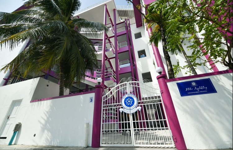 އިއްޒުއްދީންގެ ލީޑިން ޓީޗަރުންތަކެއް އިސްތިއުފާދީފި