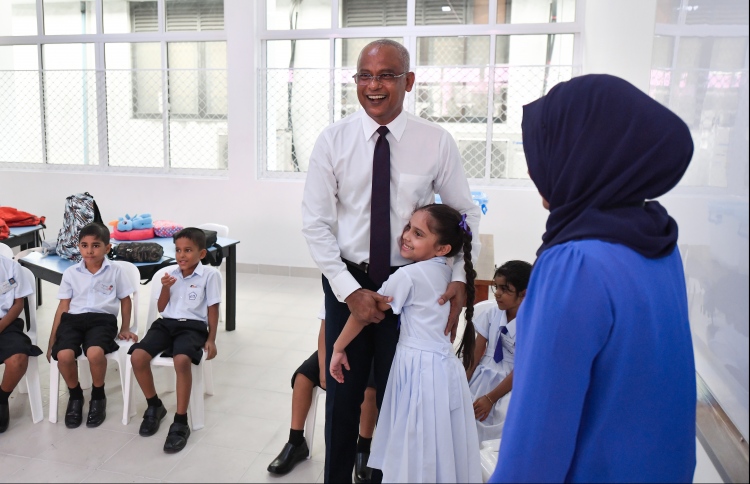 އިއްޒުއްދީންގެ ދަރިވަރުން ގެއަށްދާނީ ނަމާދުކޮށް ކައިގެން