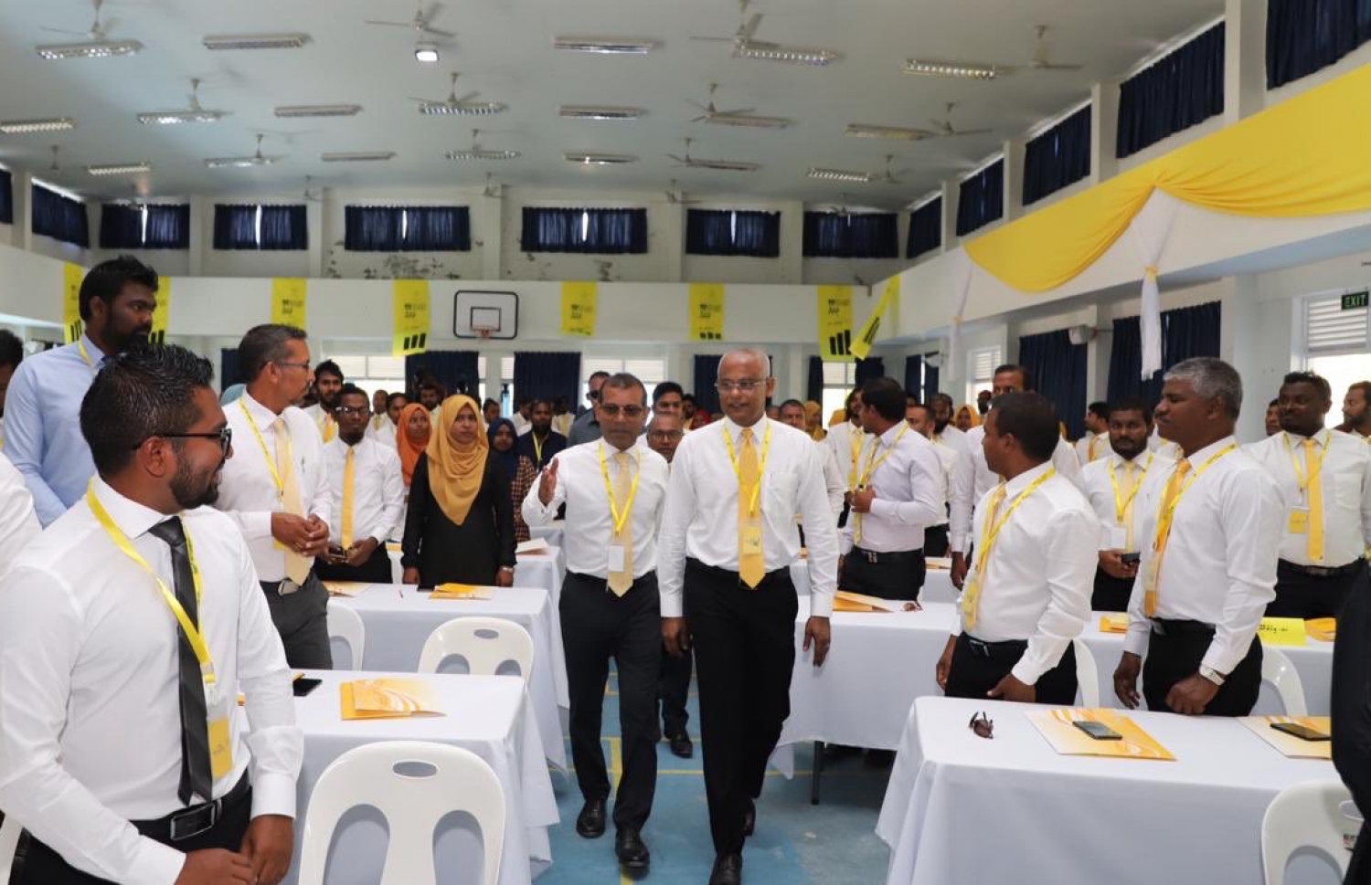 އެމްޑީޕީން ކުޅުދުއްފުށީގައި ބާއްވާ ކޮންފަރެންސްގައި ރައީސް އިބްރާހީމް މުހައްމަދު ސޯލިހާއި ރައްޔިތުންގެ މަޖިލީހުގެ ރައީސް މުހައްމަދު ނަޝީދު ބައިވެރިވަޑައިގަންނަވަނީ.