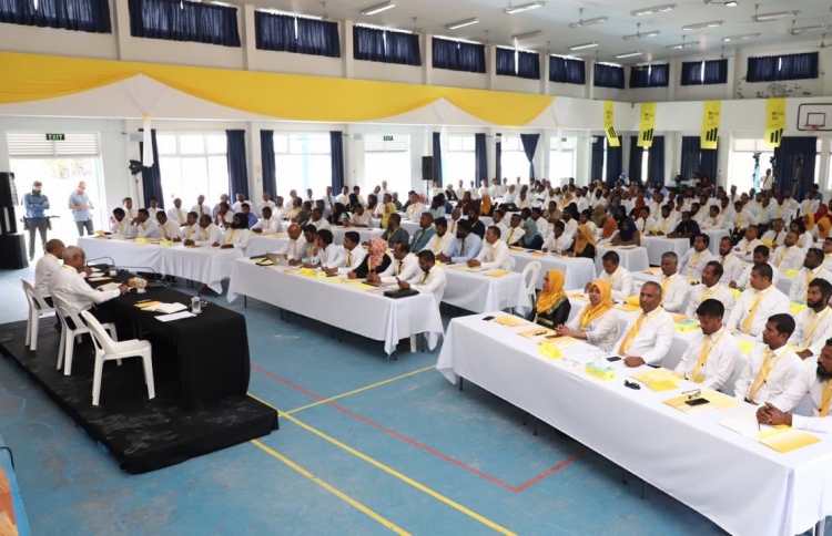 ކައުންސިލަރުންގެ މުސާރަ ބޮޑުކުރާތީ ޝަކުވާ ބޮޑުވެއްޖެ!