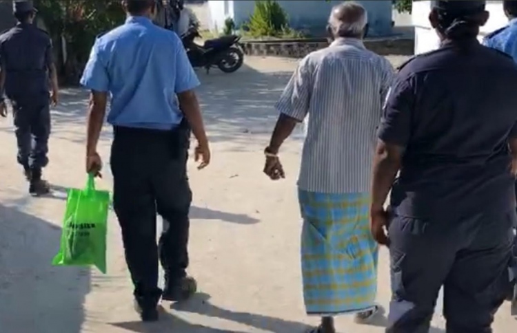 ފިހާރަ ތެރޭގައި ކުއްޖަކާ ބެހުނު މައްސަލަ ބަލަނީ