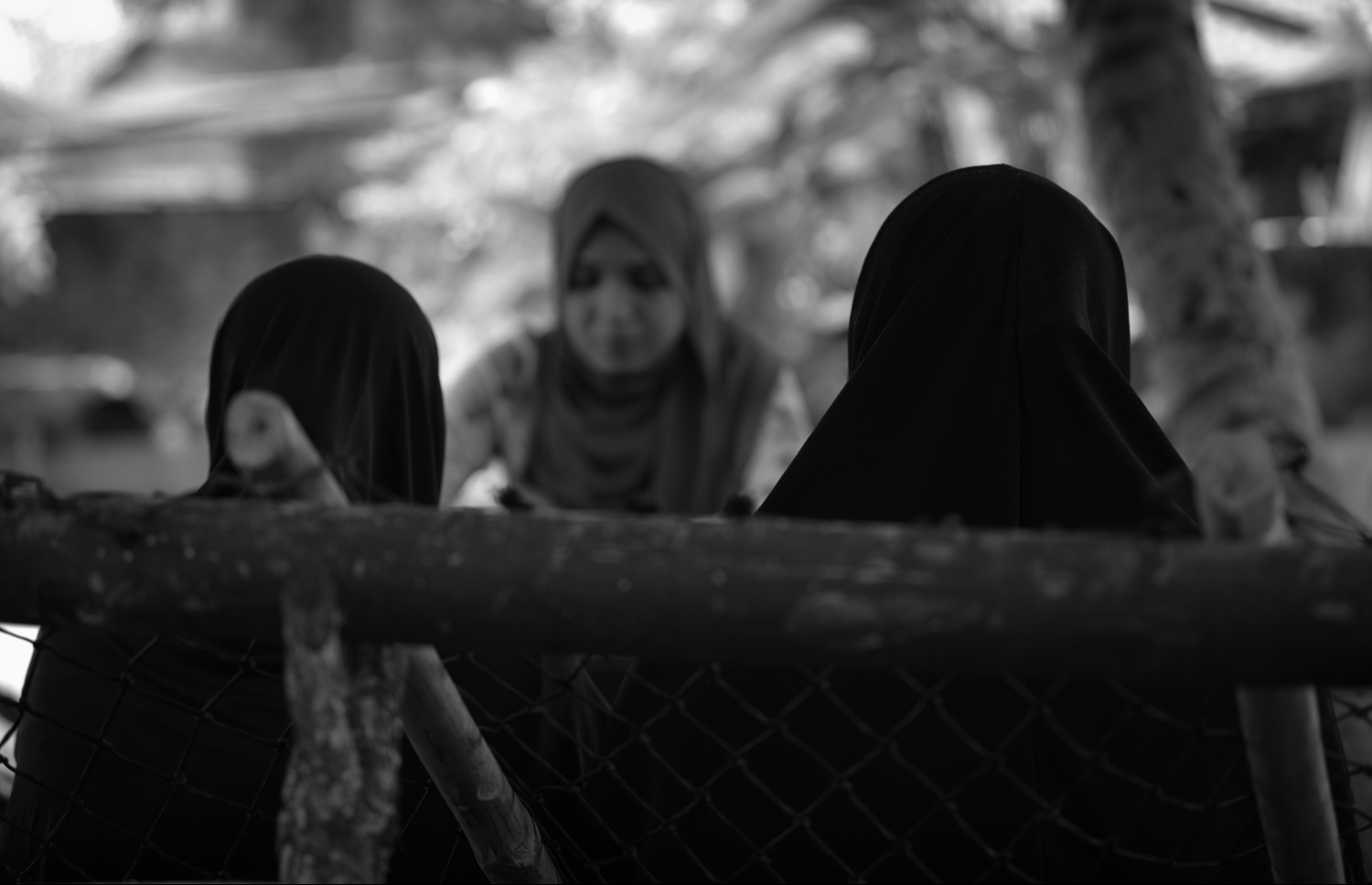 ދެ އަހަރު ނުފުރޭ ކުއްޖާ އަށް ކުރިމަތިވި އަނިޔާގެ ވާހަކަ އާއިލާ އިން "މިހާރު"އަށް ކިޔައިދެނީ. --ފޮޓޯ: ނިޝާން އަލީ/މިހާރު