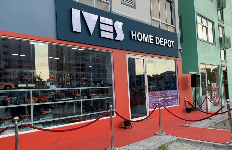 "އައިވްސް" ގެ ފިހާރައެއް ހުޅުމާލޭގައި ހުޅުވައިފި