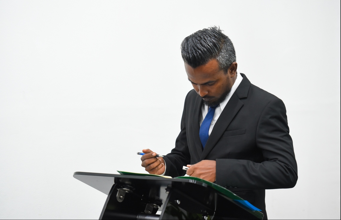 މާލެ: ޖެނުއަރީ 21، 2020: ކޯޓުތަކަށް އަލަށް އައްޔަން ކުރި ހަތް ފަނޑިޔާރުން ހުވާކުރުމުމަށް ޑިޕާޓްމަންޓް އޮފް ޖުޑިޝަލްް އެޑްމިނިސްޓްރޭޝަންގައި ބޭއްވި ރަސްމިއްޔާތުގެ ތެރެއިން-- ފޮޓޯ: ހުސައިން ވަހީދު/ މިހާރު