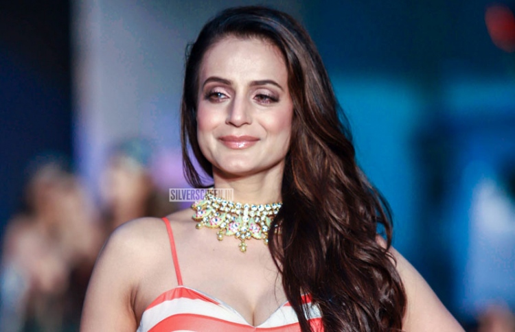 ބޮލީވުޑްގެ ޚަބަރުތައް ކުރުކޮށް