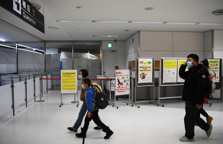 ވޫހާންގައި ތިބި ދިވެހިން އެތަނުން ނެރެވޭތޯ ބަލަނީ