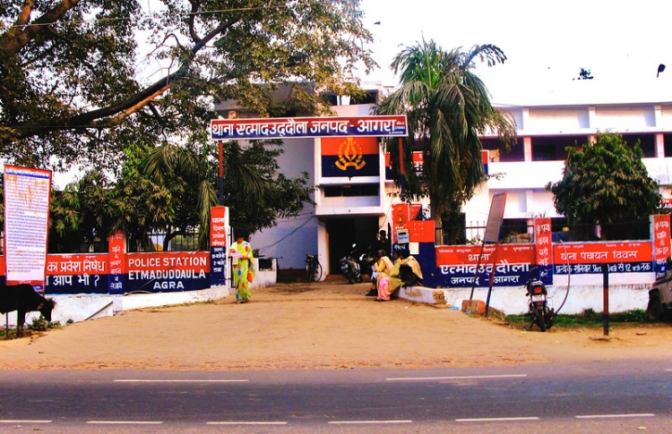 މާމައަކާއި ޒުވާނެއްގެ ލޯބީގެ މައްސަލަ ޕޮލިހަށް