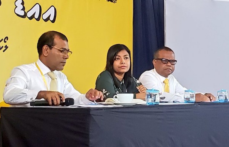 އައްޑޫގައި ފައިސާ ހިފެހެއްޓެން ޖެހޭ: ނަޝީދު