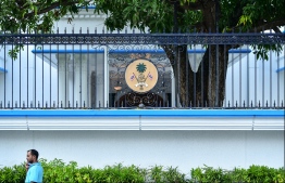 A picture taken outside the Supreme Court of Maldives. PHOTO: HUSSAIN WAHEED / MIHAARU