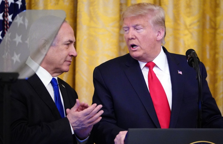 މެދުއިރުމަތީގެ ސުލްހައިގެ ޕްލޭން ޓްރަމްޕް އާއްމުކޮށްފި