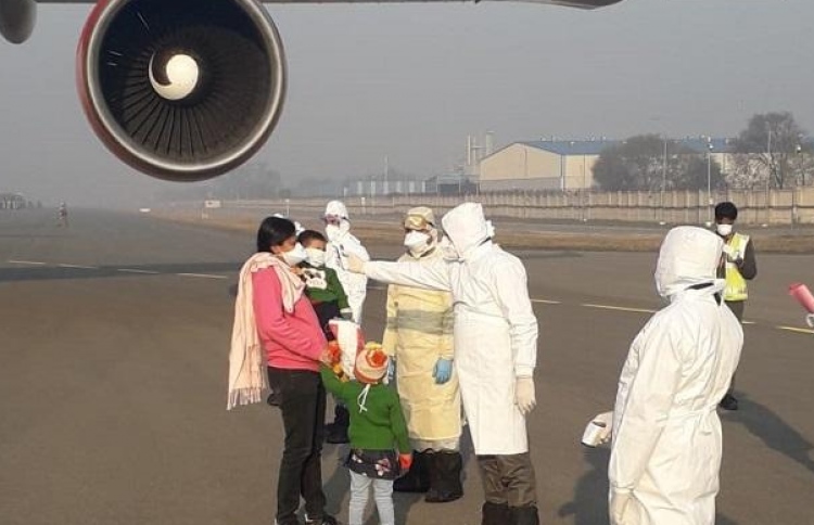 ވޫހާންގައި ތިބި ދިވެހިން އިންޑިއާ އަށް