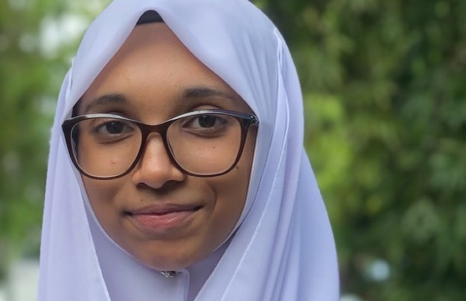 ތާނީ: އޯ ލެވެލް ހެދި އިރު ރަަސްދޫ ސްކޫލްގެ ކެޕްޓަންކަން ކުރި