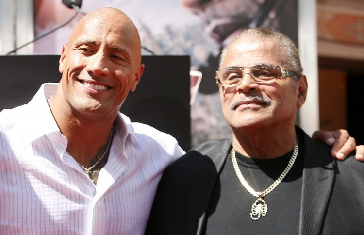 ރޮކްގެ ބައްޕަގެ ވާހަކަ ބޮޑު ސްކްރީނަށް