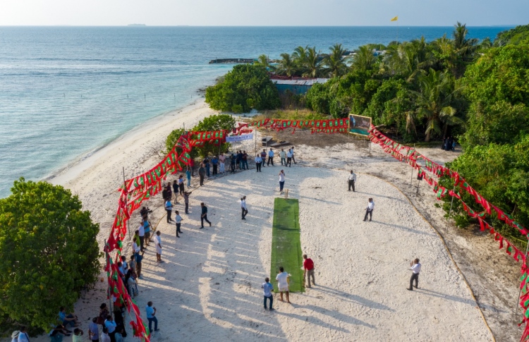 މާޅޮހު ރައްޔިތުން އެ ބުނަނީ "ވާނެއޭ! ވާނެއޭ!"