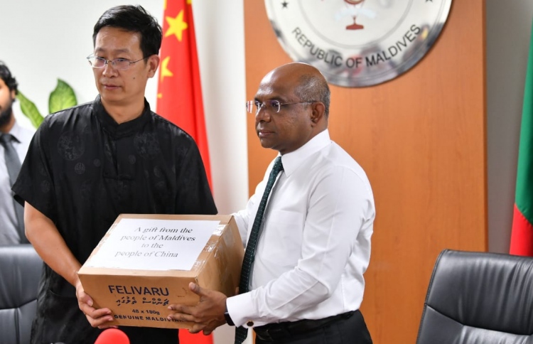 ރާއްޖޭން ޗައިނާއަށް 1 މިލިއަން ދަޅު މަސް ހަދިޔާކުރަނީ