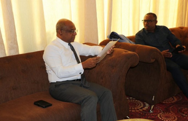 ކޮމަންވެލްތުގައި ދިވެހި ދިދަ ނަގަން ޝާހިދު ލަންޑަނަށް