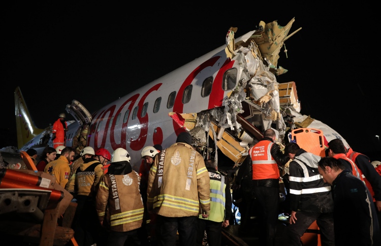 ރަންވޭއިން ކަހާލި ބޯޓު ތިންބުރިވެ 3 މީހުން މަރުވެއްޖެ