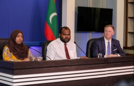 Minister of Tourism Ali Waheed (C), Medical Officer at the Health Protection Agency (HPA) Dr Fathimath Nazla Rafeeg (L) and Boardroom@CrisisBV's Chief Executive Officer Glenn C. Schoen. PHOTO: PRESIDENT'S OFFICE